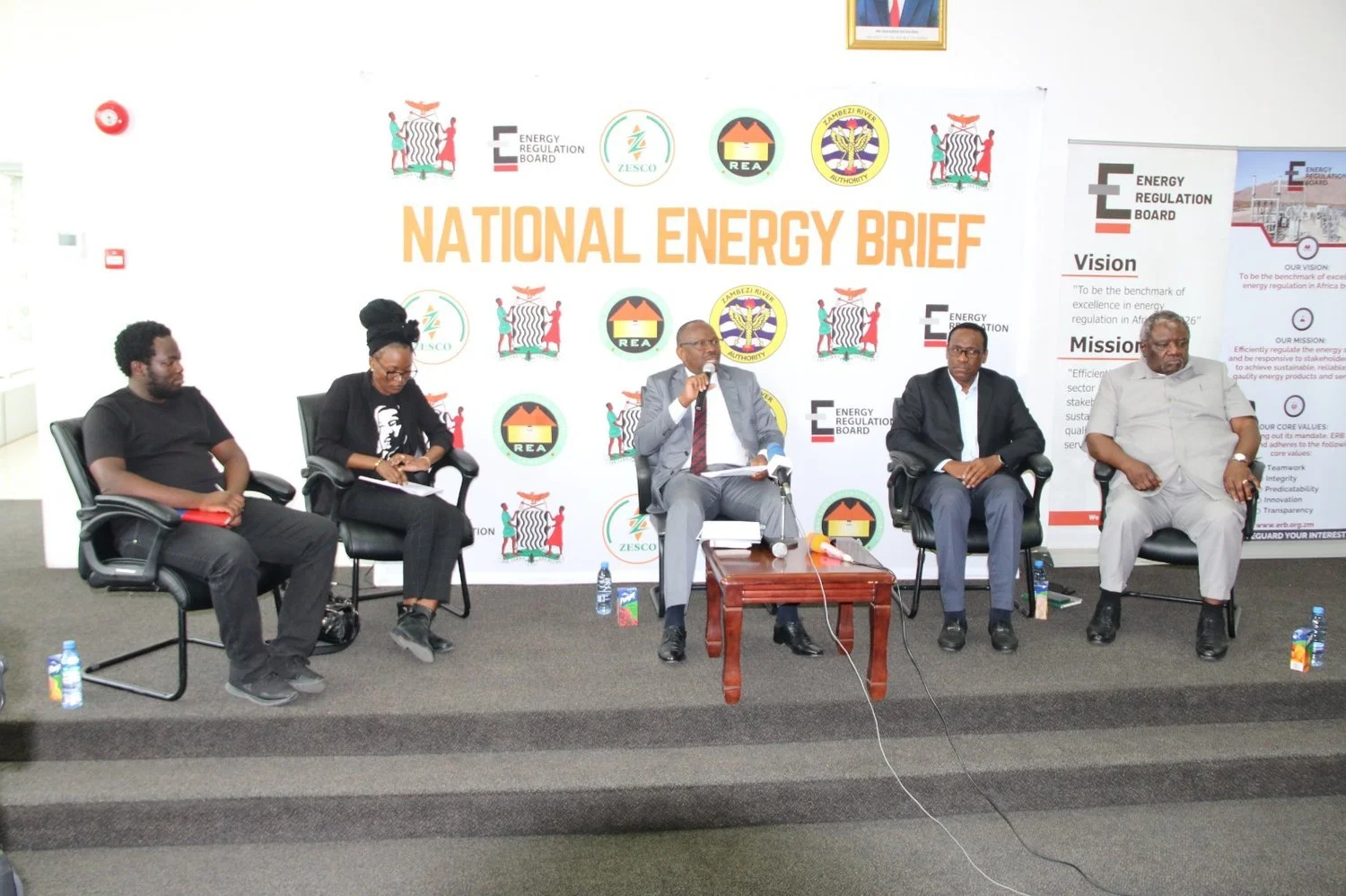 Ministry of Energy Meets with Protestors over Power Rationing
