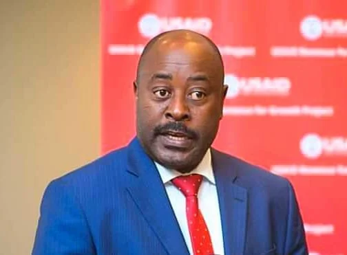 Ten contracts signed for construction of new markets
