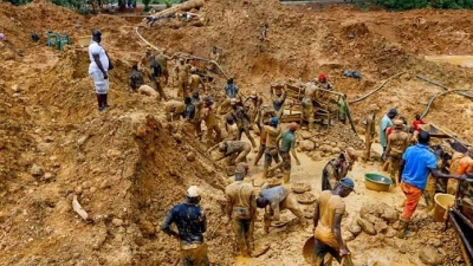  Government to build new gold trading centres in bid to tackle illegal mining