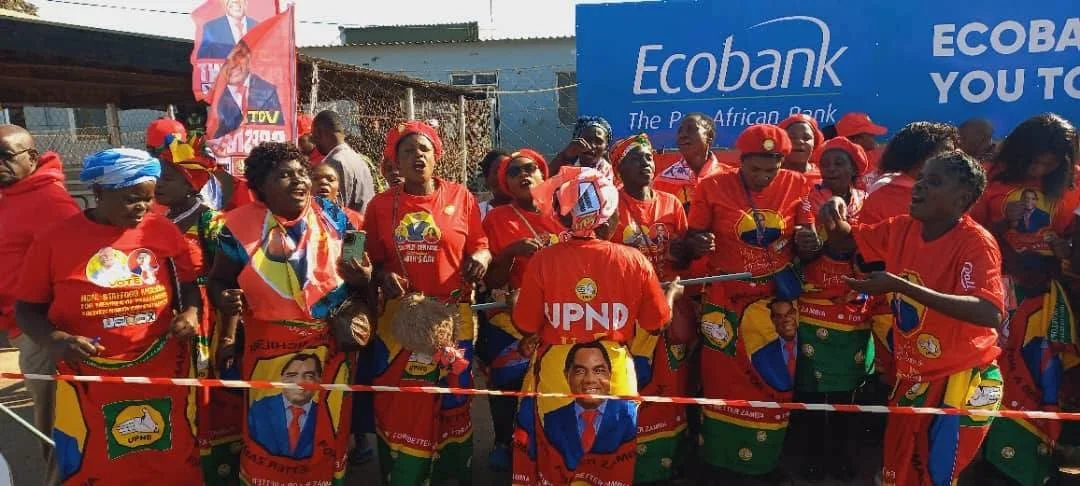Crowds Gather to Greet HH on Campaign Tour to North-Western Province