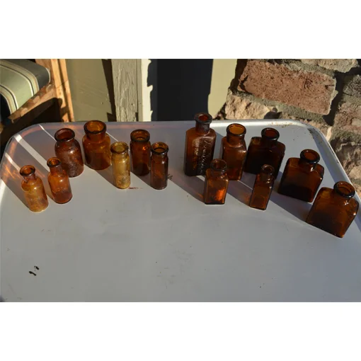 amber bottles1.jpg