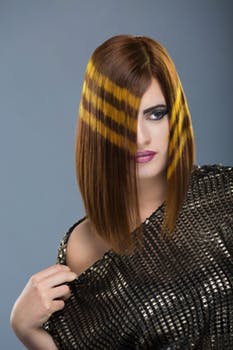 colors-hairdresser-cutting-colorimetry-159780.jpeg