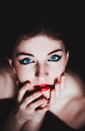 blue-eyes-woman-female-makeup-60894.jpeg