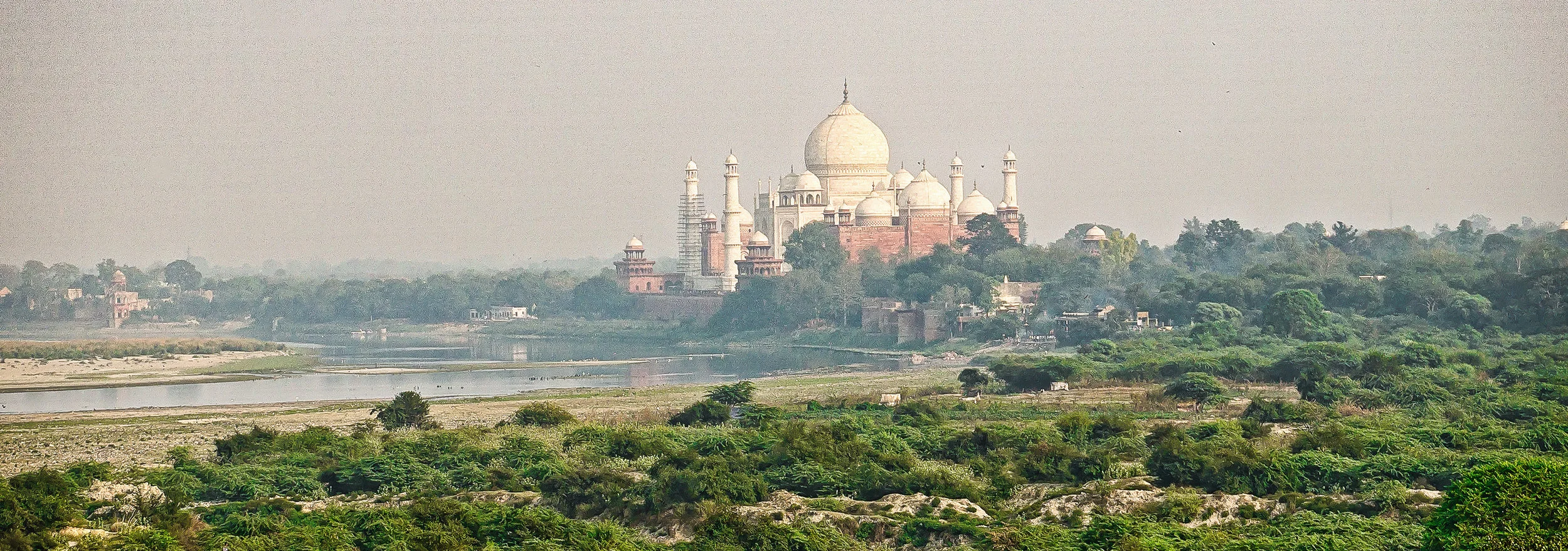 sqr sp Taj Mahal river.jpg