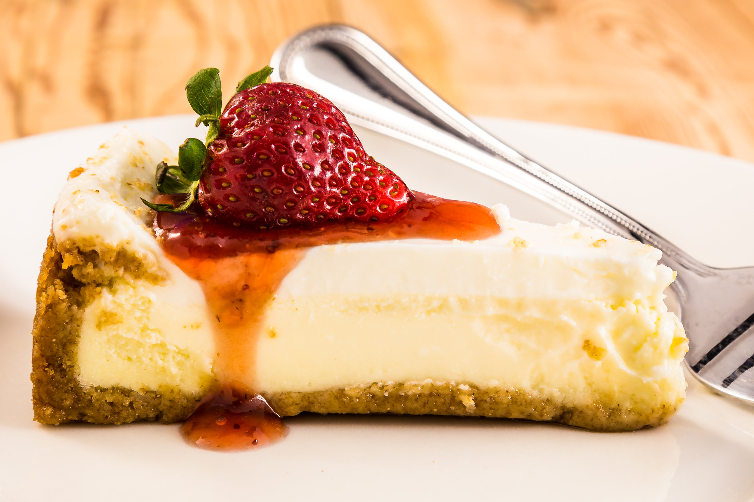 cheesecake w- strawb.jpg