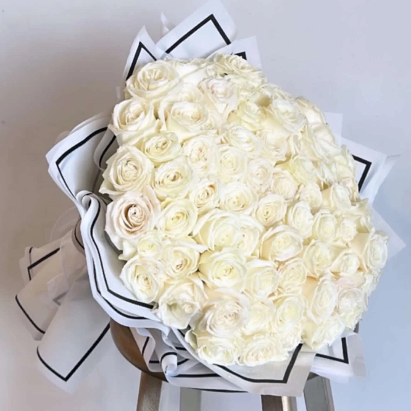 An elegant bouquet of white roses
