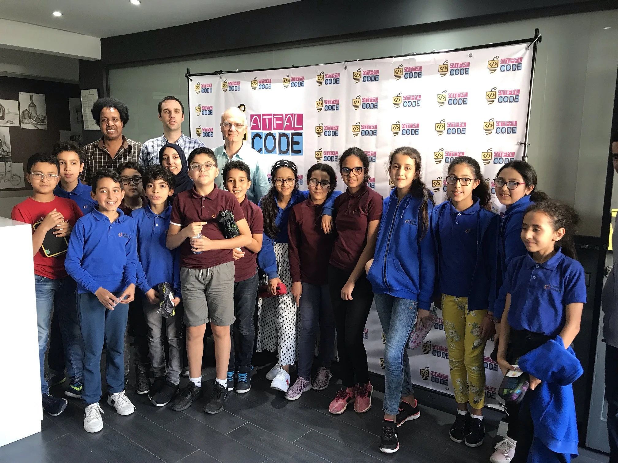 Les 6ème durant leur initiation à la programmation à Atfal Code