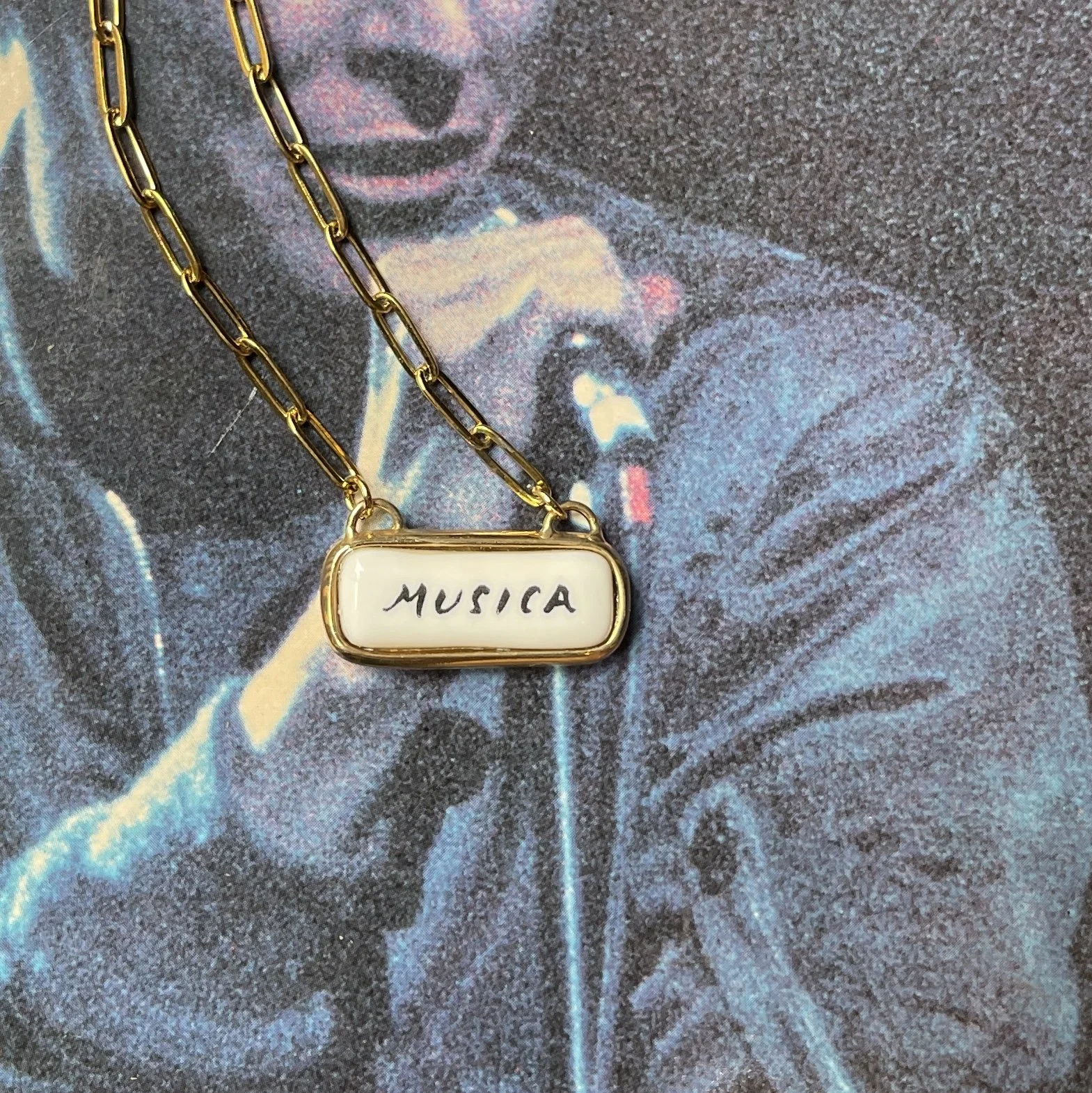 Necklace_CD_Musica.jpg