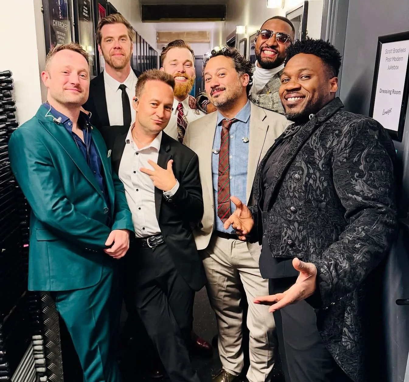 What a team we have on this @pmjofficial tour. Awesome first show in Belfast at the legendary Limelight. Looking forward to the next 2 months with these people

#dadarrio #sax #clarinet #pmjtour #flute #jazz