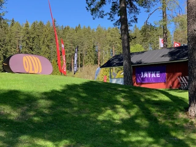 Aurinkoinen keli siivitti pelaajat loistotuloksiin Messilä Golfissa!