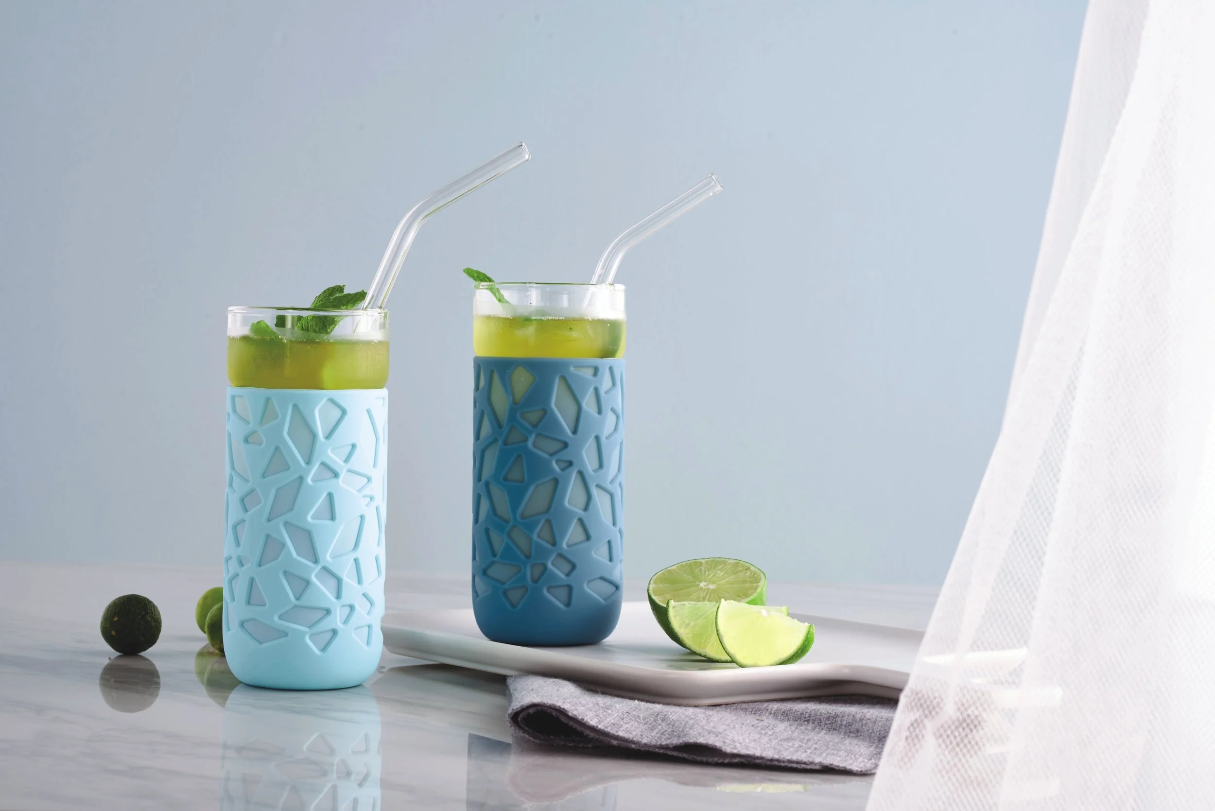 bounty_tumbler_lifestyle3_sm.jpg