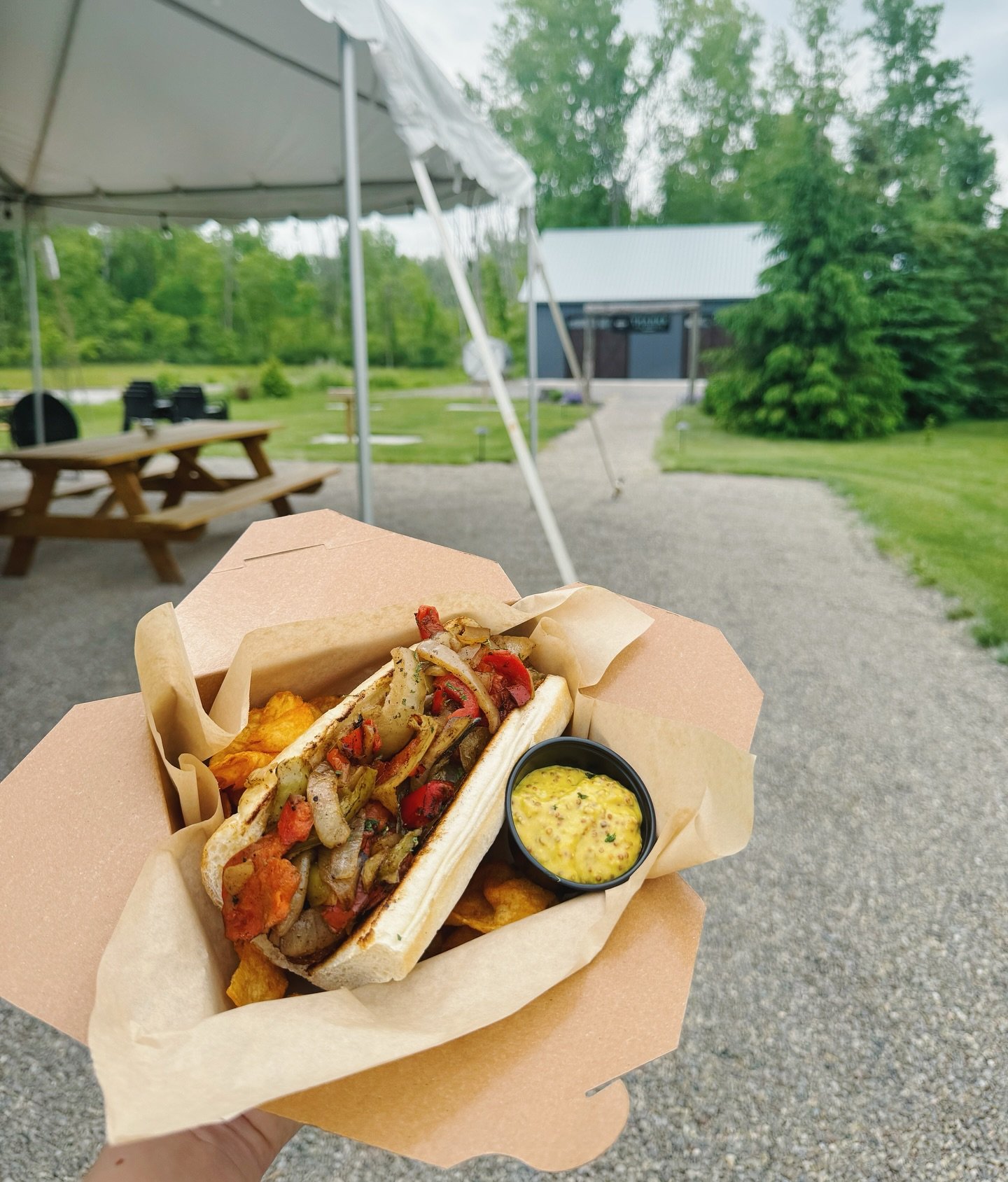 Buffalo Rd. Beer Garden is open tonight &amp; Italian sausage is on special! See you at 4pm 🍻 

#beergarden #chiliny