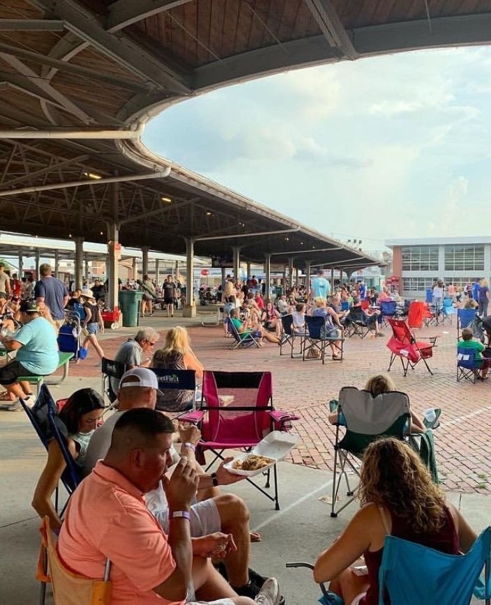 The Rochester Food Truck Rodeo is for the person who can carry a gyro, a taco, a donut, and a Rohrbach beer across uneven pavement without spilling anything. 🫡⁠
⁠
We&rsquo;ll be there tonight pourin' the good stuff.⁠
⁠
#foodtruckrodeo #rochesterny #