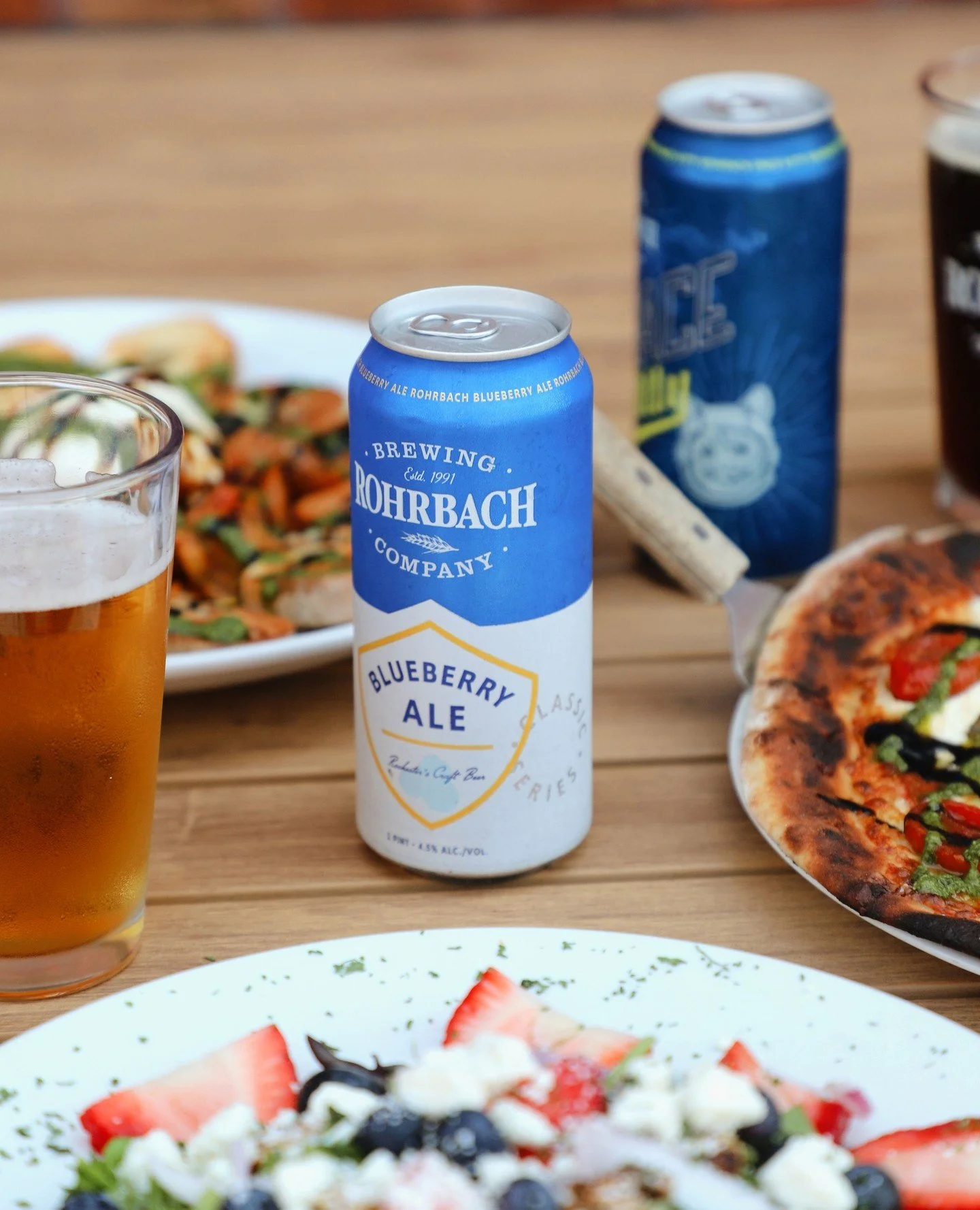 Not all blueberries end up in muffins. Some live a better life... in beer.⁠ 🫐⁠
⁠
#summerbeer #blueberryale #rohrbachclassics