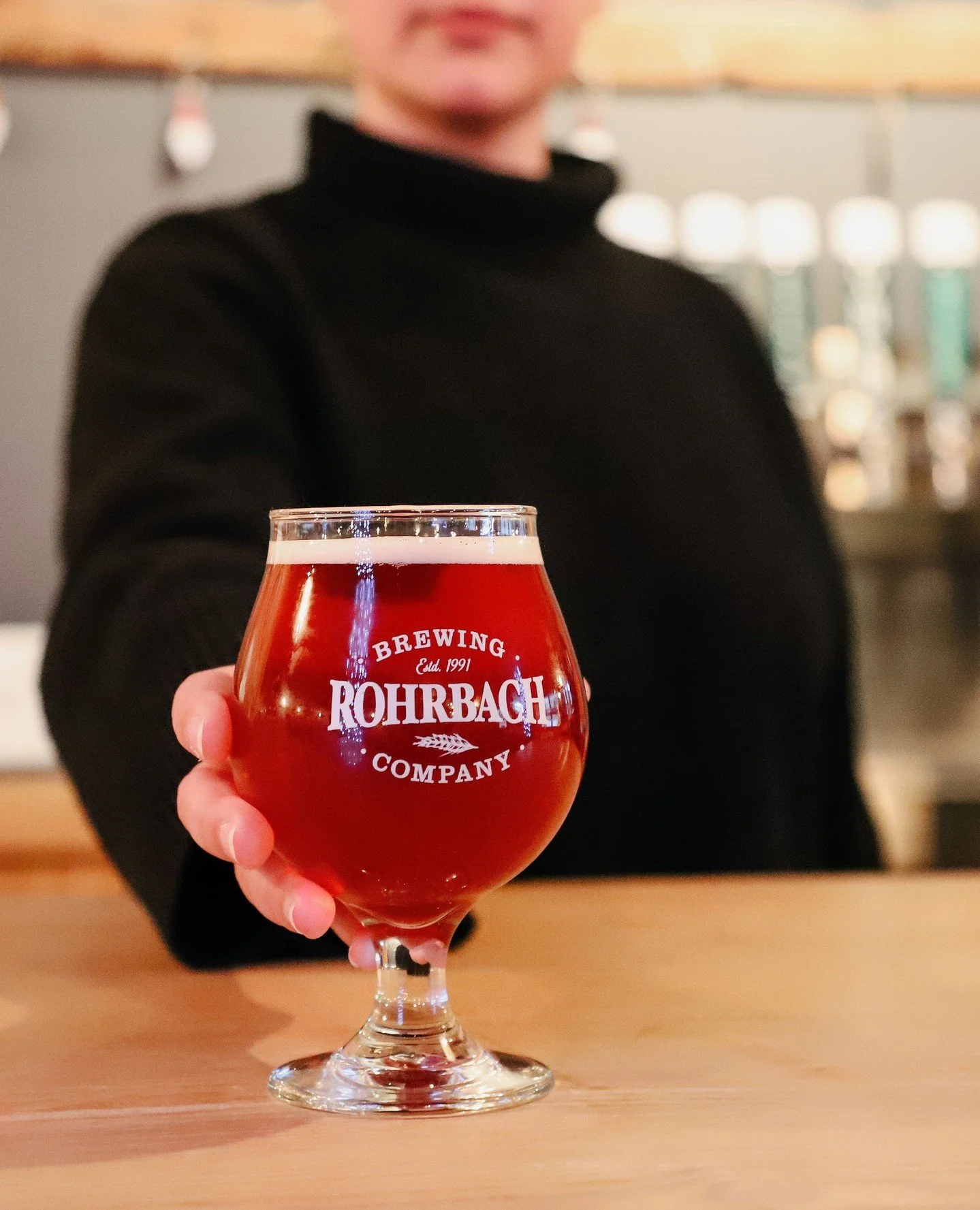 Beer tastes better with a soundtrack. 🎶 Beer Hall Sessions tonight [+ every Thursday], 6pm&ndash;9pm, on Railroad St.⁠
⁠
#beerhallsessions #roclivemusic #rohrbachbeer