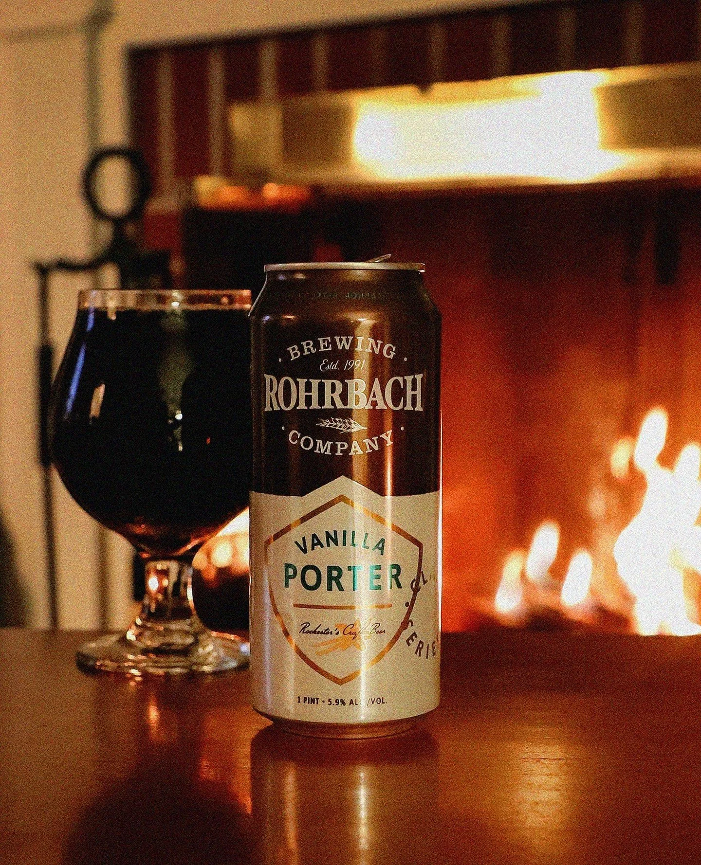 Vailla Porter was made for this time of year ⛷️⁠
⁠
🍺 &rarr; A rich, complex English-style porter brewed with a variety of malt: chocolate, caramel, black, and roasted barley. Authentic vanilla extract is added after fermentation, which gives the bee