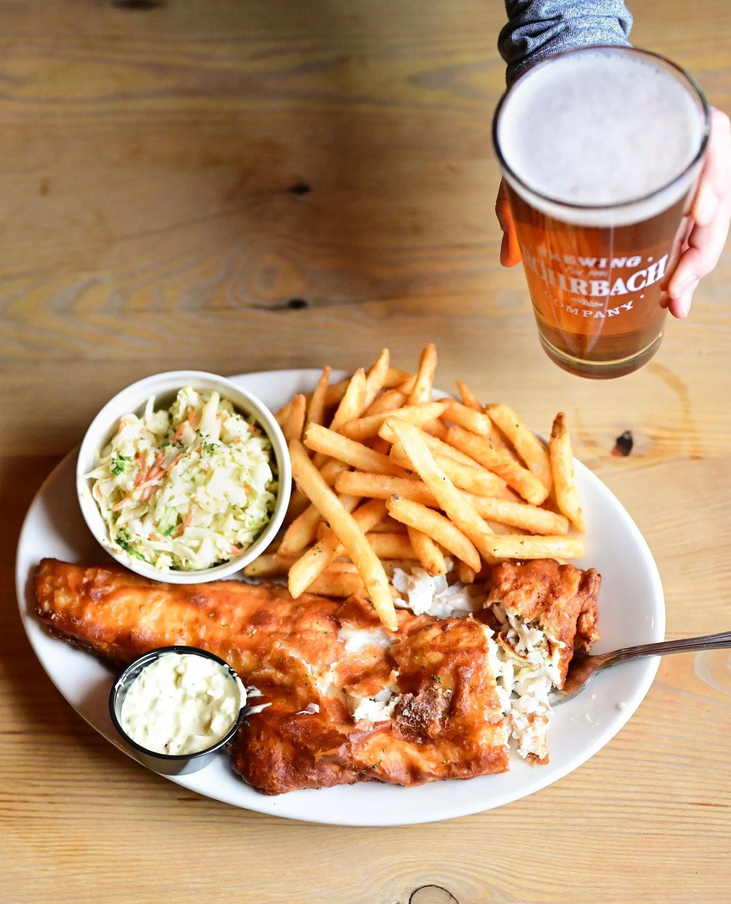 Crispy, golden, beer-battered with our fresh lager. If you know, you know. 🐟