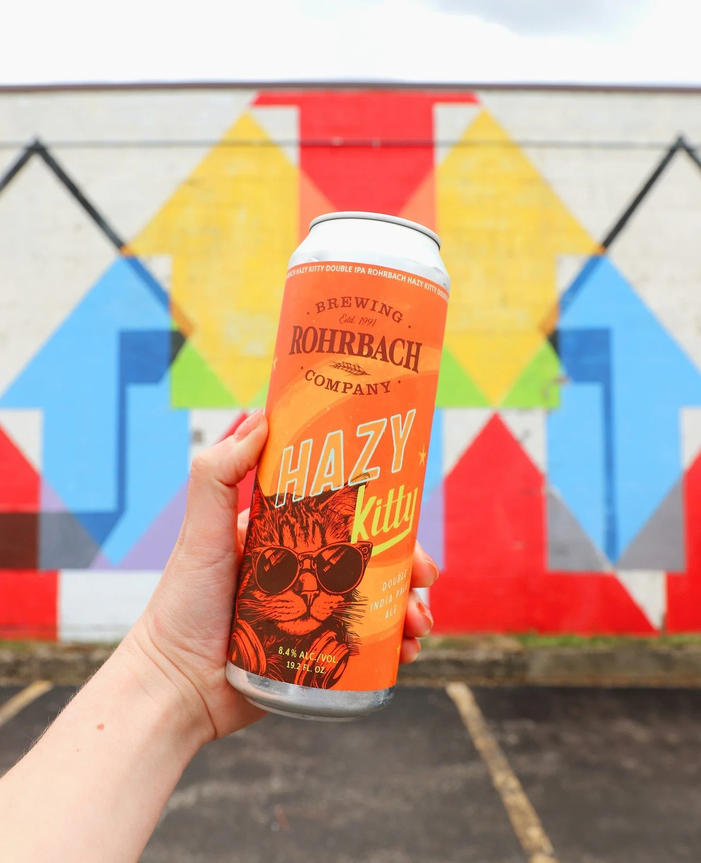 Hazy Kitty has some familiar DNA. It&rsquo;s the hazy cousin of Space Kitty, bringing that same citrusy, smooth-drinking vibe in a 19.2 that&rsquo;s built for warmer weather. ⁠
⁠
Catch it where you can 🍊🐱⁠
⁠
#hazykitty #rohrbachbeer