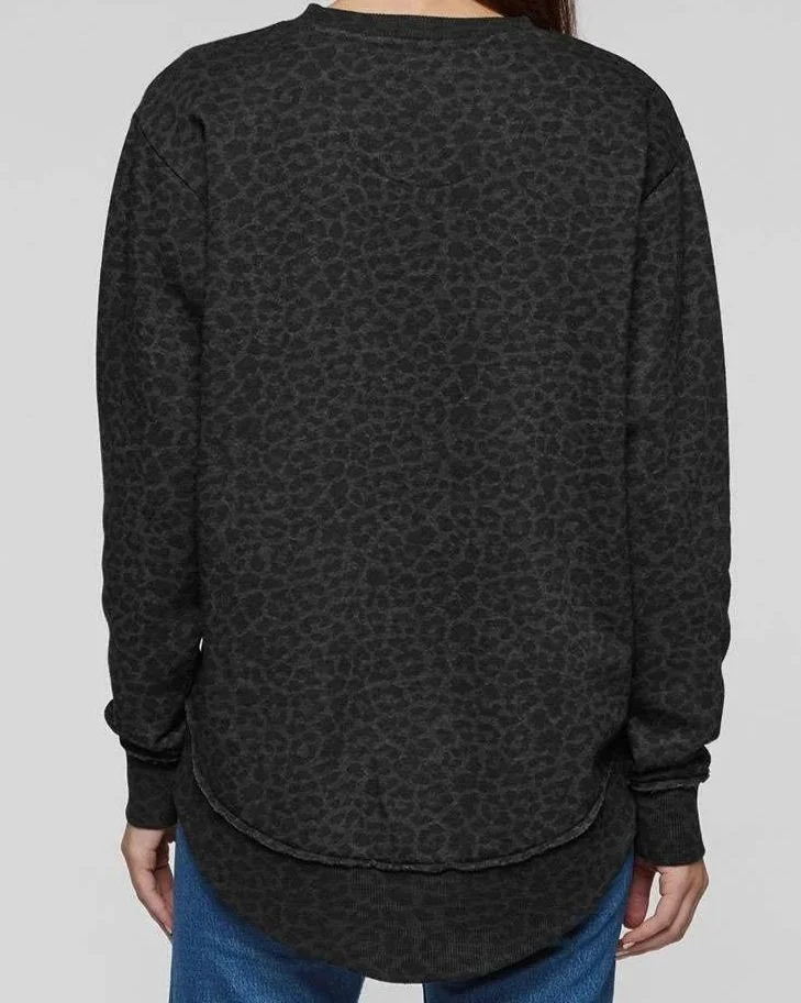 product_LAT_11158_OnModelBack-B07038103-BlackLeopard.jpg