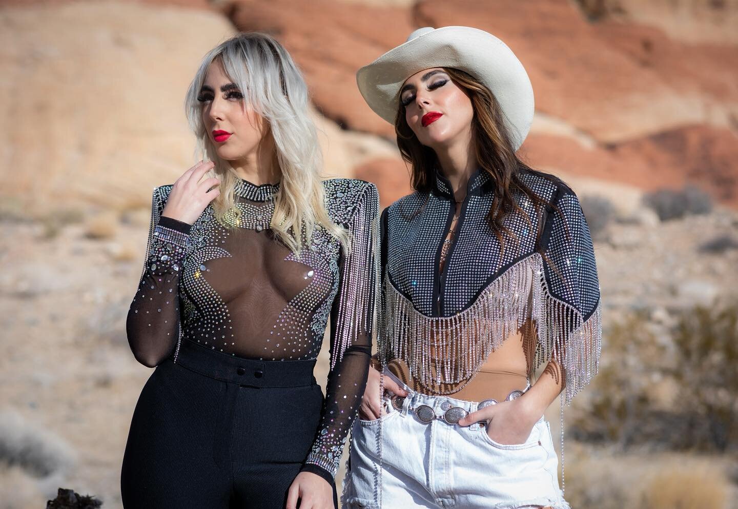 Happy International Women&rsquo;s Day to all you beautiful and strong ladies out there! Keep shining bright and being who you are ✨😚
.
.
.
.
.
.
.
.
.
.
.
.
.
.
.
.
#photoshoot#happy#international#womensday#duo#models#desert#shine#bright#strong#beau