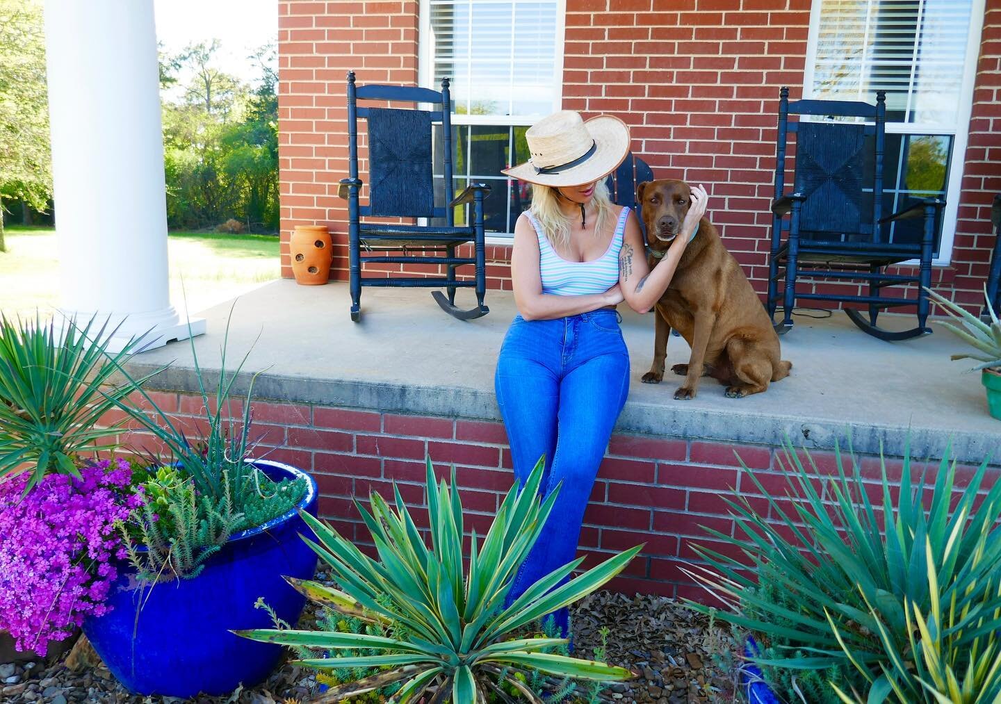 Home is where the heart is 💕 
.
.
.
.
.
.
.
.
.
.
.
.
.
#arkansas#zs100#colors#home#garden#cactus#dogs#family#memories#farm#outside#land