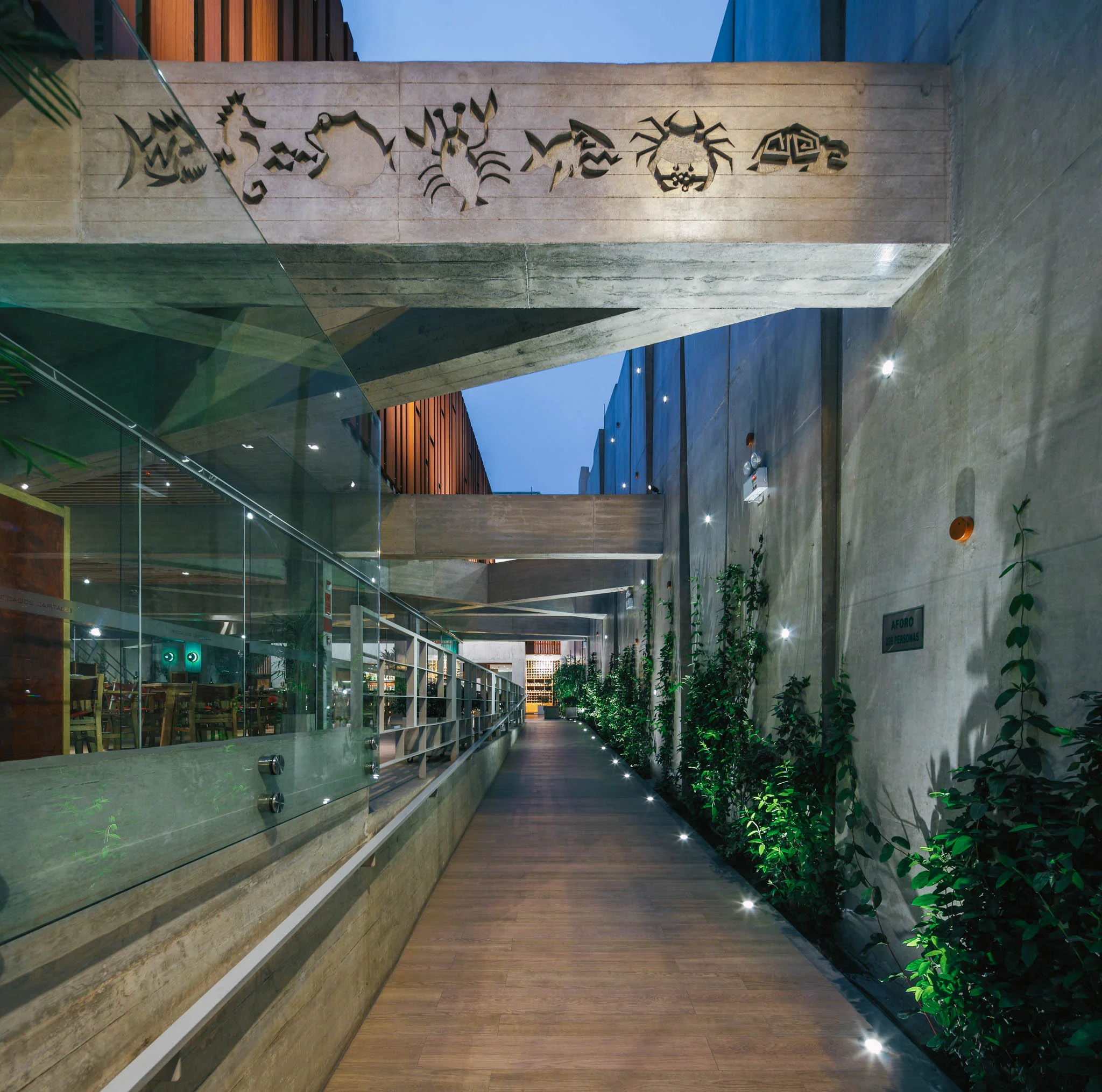 04_Pescados-Capitales-1-Restautant_Gonzalez-Moix-Arquitectura_Miraflores-Lima-Peru.jpg