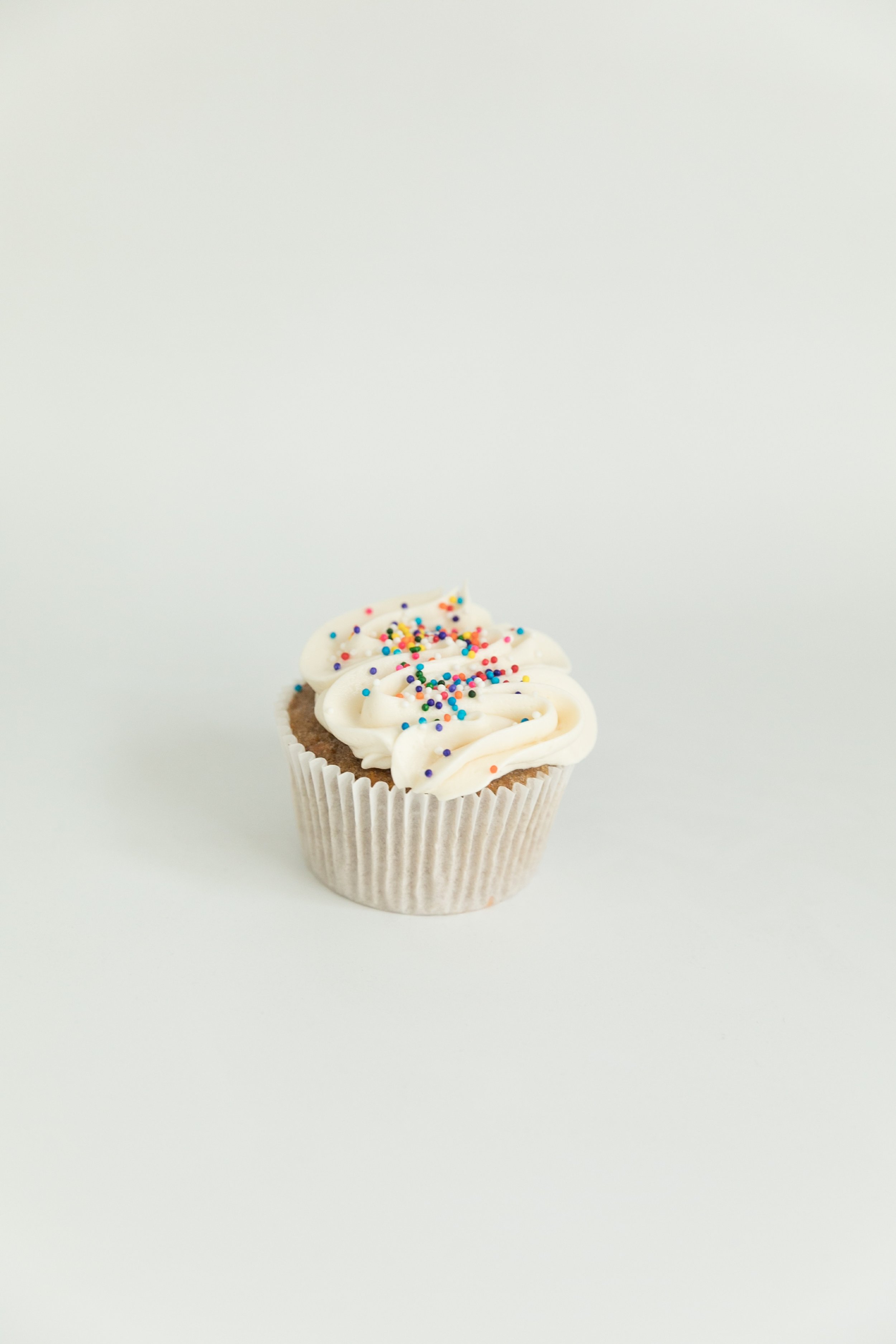  carrot cupcake with cream cheese frosting  