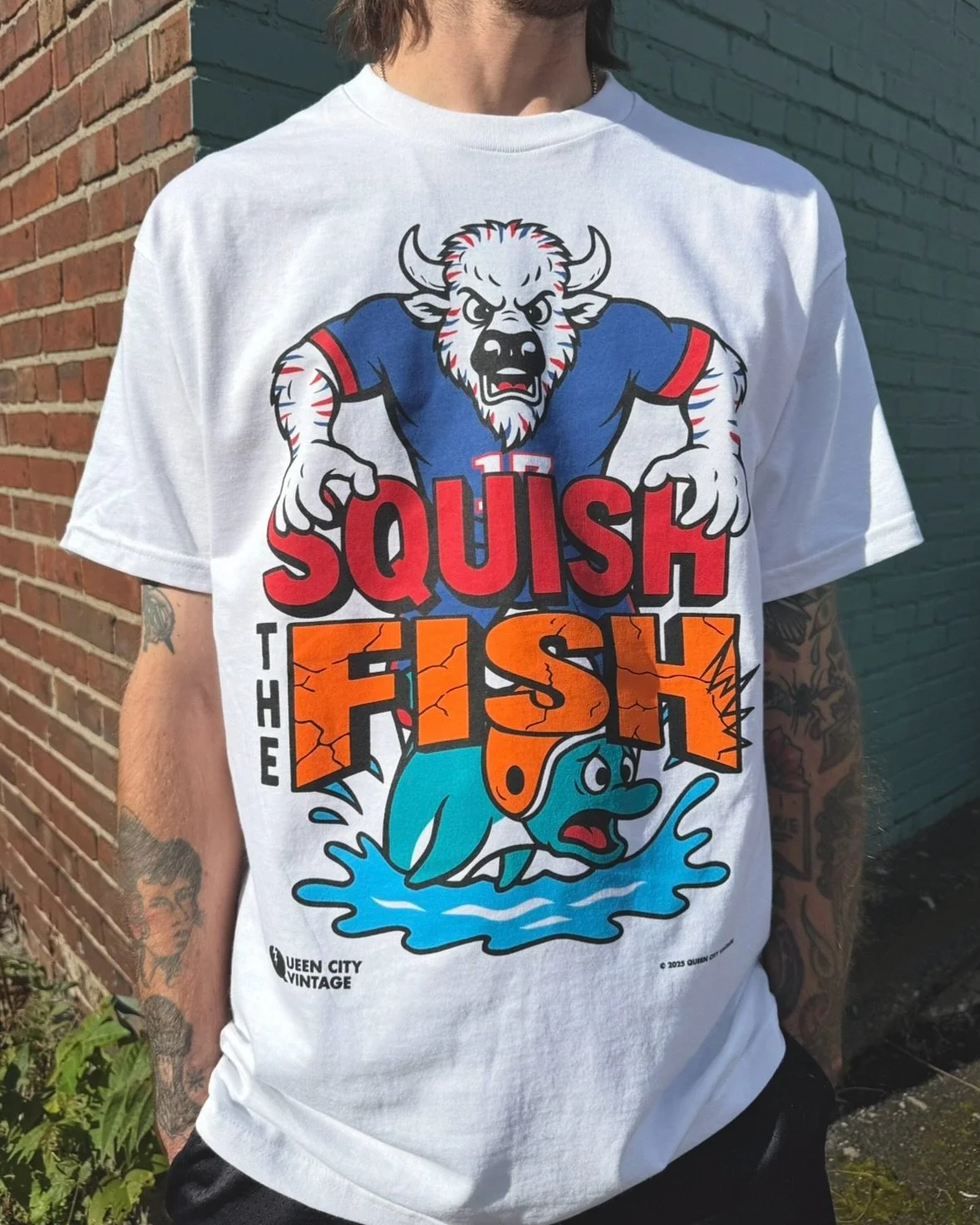 🐬🔨😤 @queen_city_vintage_716 

#screenprinter #screenprinted #printshoplife #printshop #buffalo #buffalony #billsnation #billsmafia #queencityvintage #qualityprints #qualityprinting