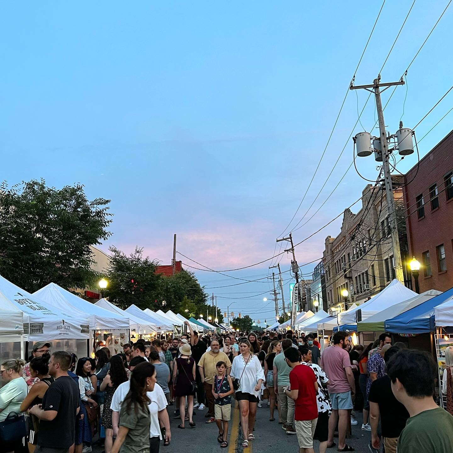 The Squirrel Hill Night Market is TOMORROW!!! Come join us and all of our amazing artists and sellers for a wonderful time celebrating small business! 🤩

🗓 August 27 🤩 6PM - 10PM
📍 Murray Ave in Squirrel Hill from Forbes Ave to Beacon St.
🔗: @un