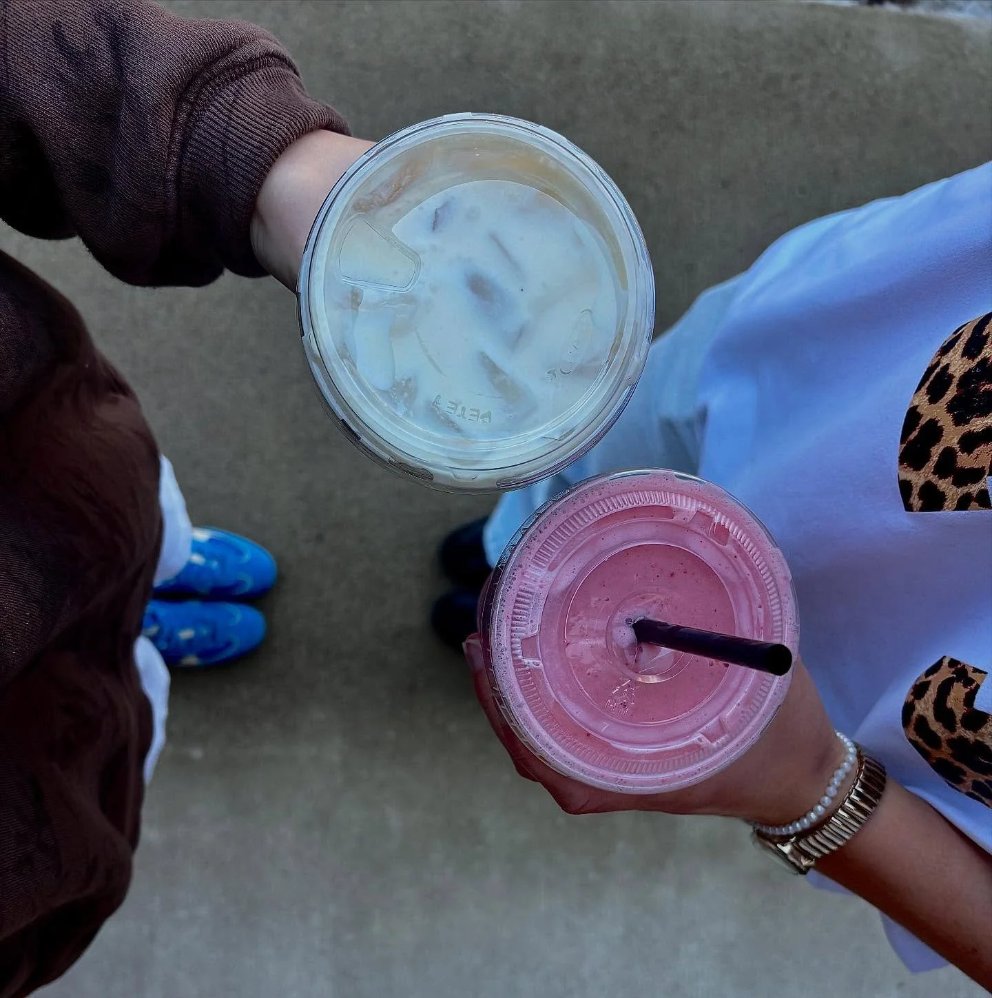 what a good day for an iced coffee and a blended lemonade with a friend! ☀️☁️ 

#mochaloungefw #drinklocal #coffeedate #springhassprung