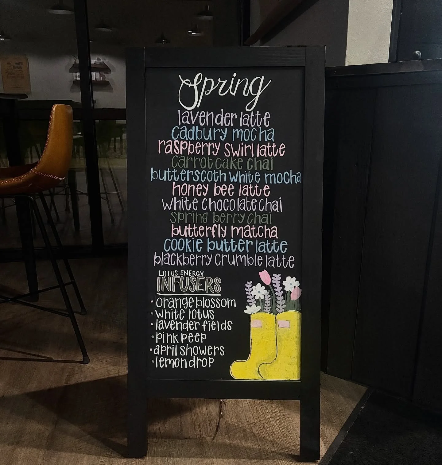 Happy spring menu launch day!! What are you excited to try??? 🌷😃✌️

#mochalounge #fortwayne #drinklocal #springmenu