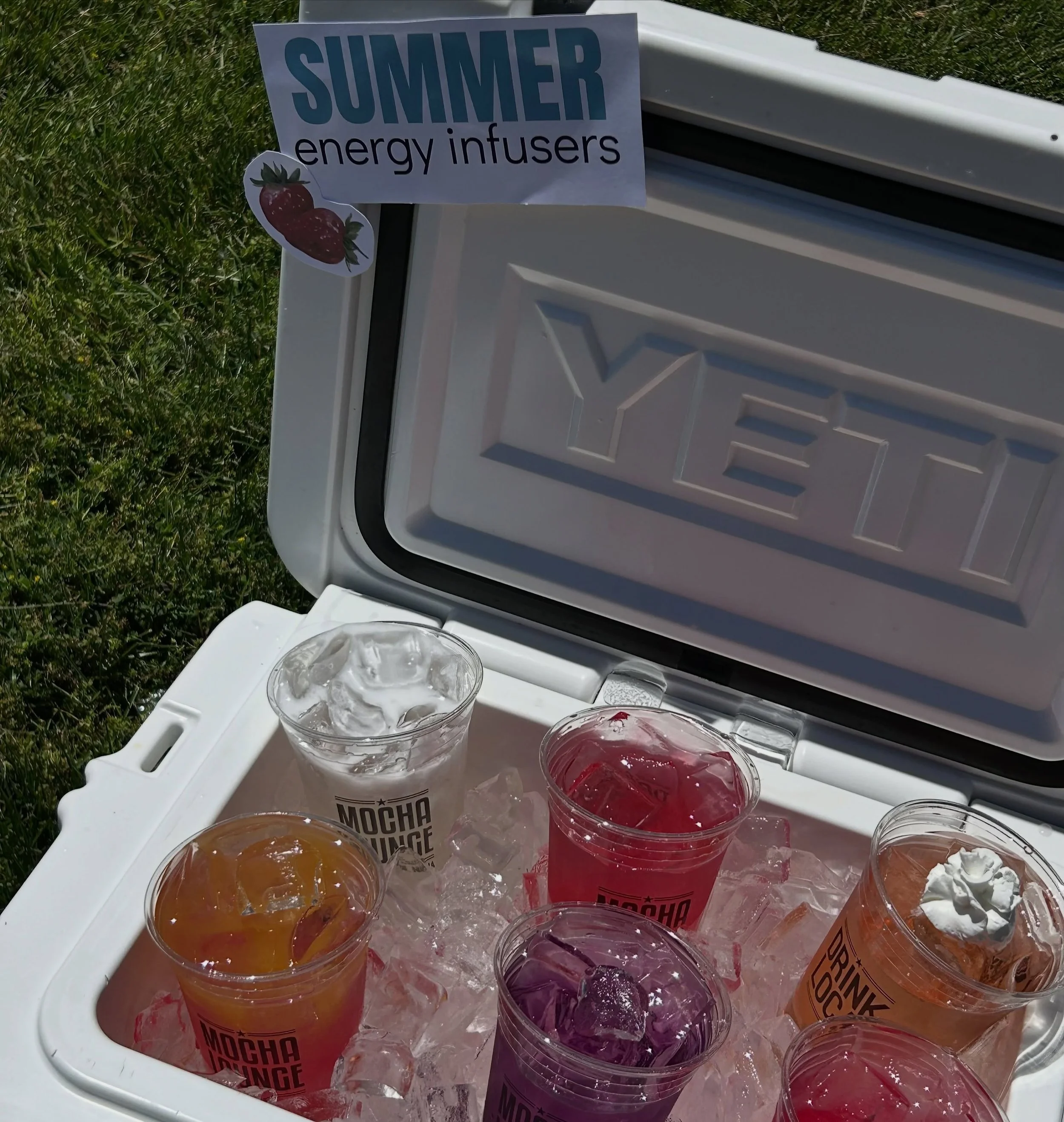 summer drinks just hit different 🌴☀️

our lotus energy infusers are fruity, refreshing, and made for pool days, sunny drives, and staying energized all summer long ✨ which flavor has your vote???