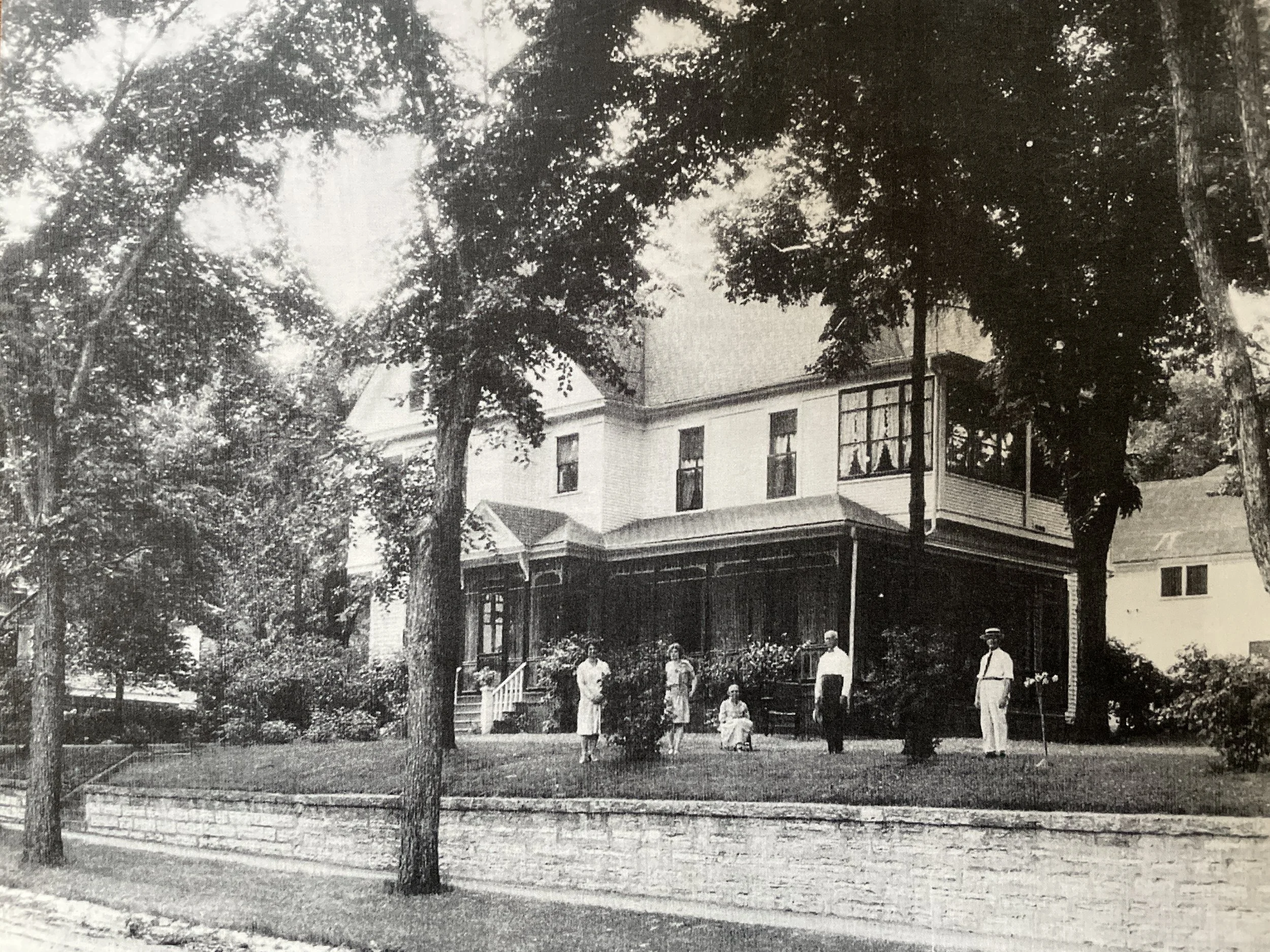 All About Knapp in St. Anthony Park