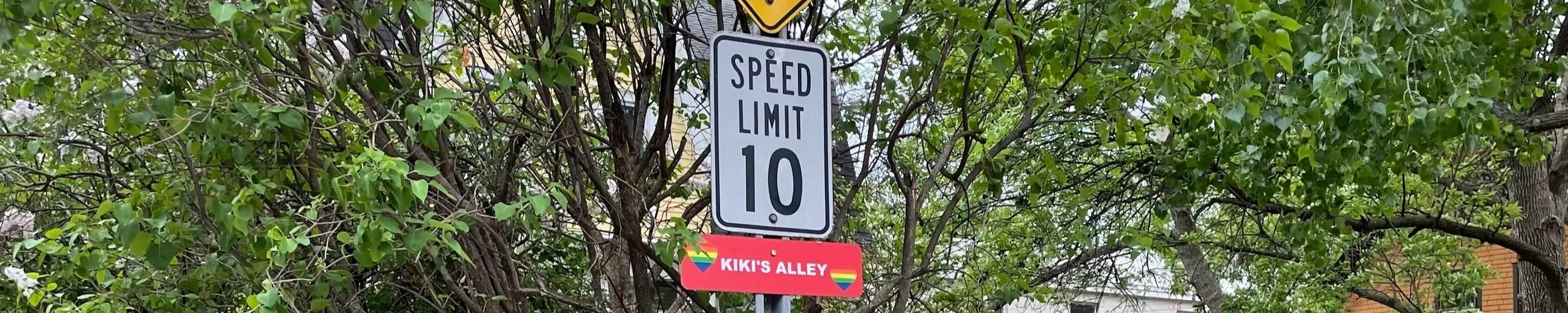 Kikis.sign2.jpg