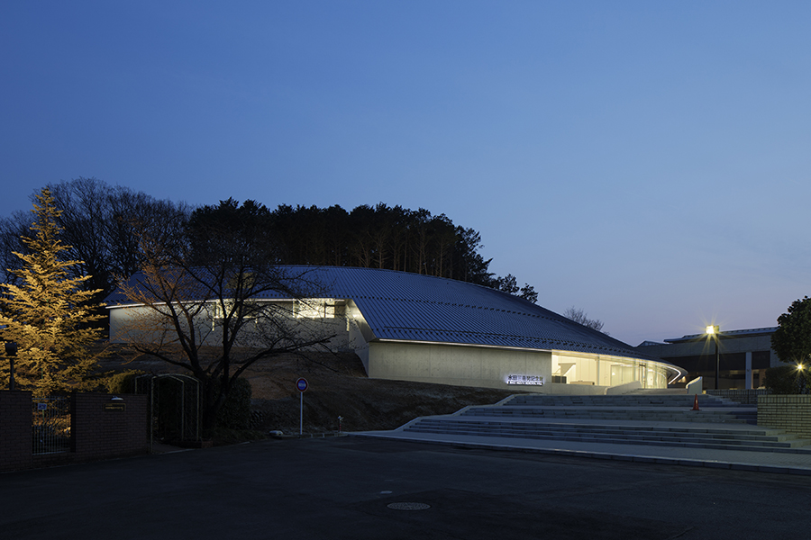 Hitoshi Abe MMH KENICHI_SUZUKI - 01.jpg