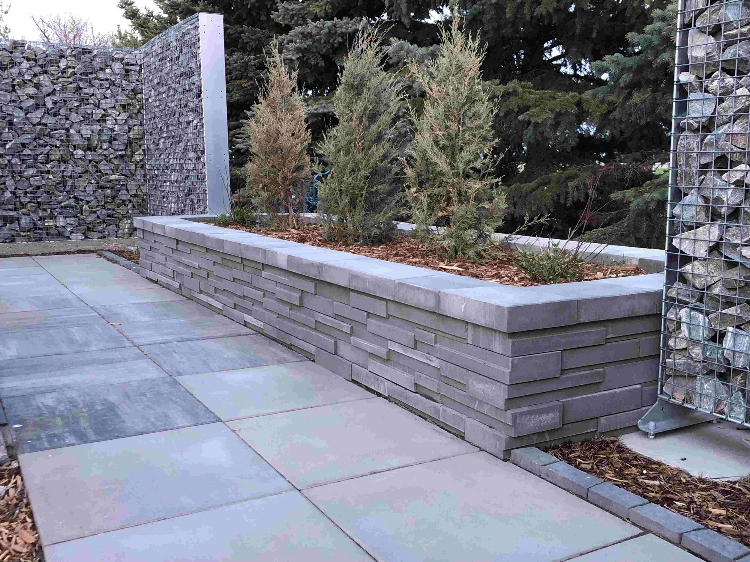 product_gabions_raised-planter_pavers_grounds.jpeg