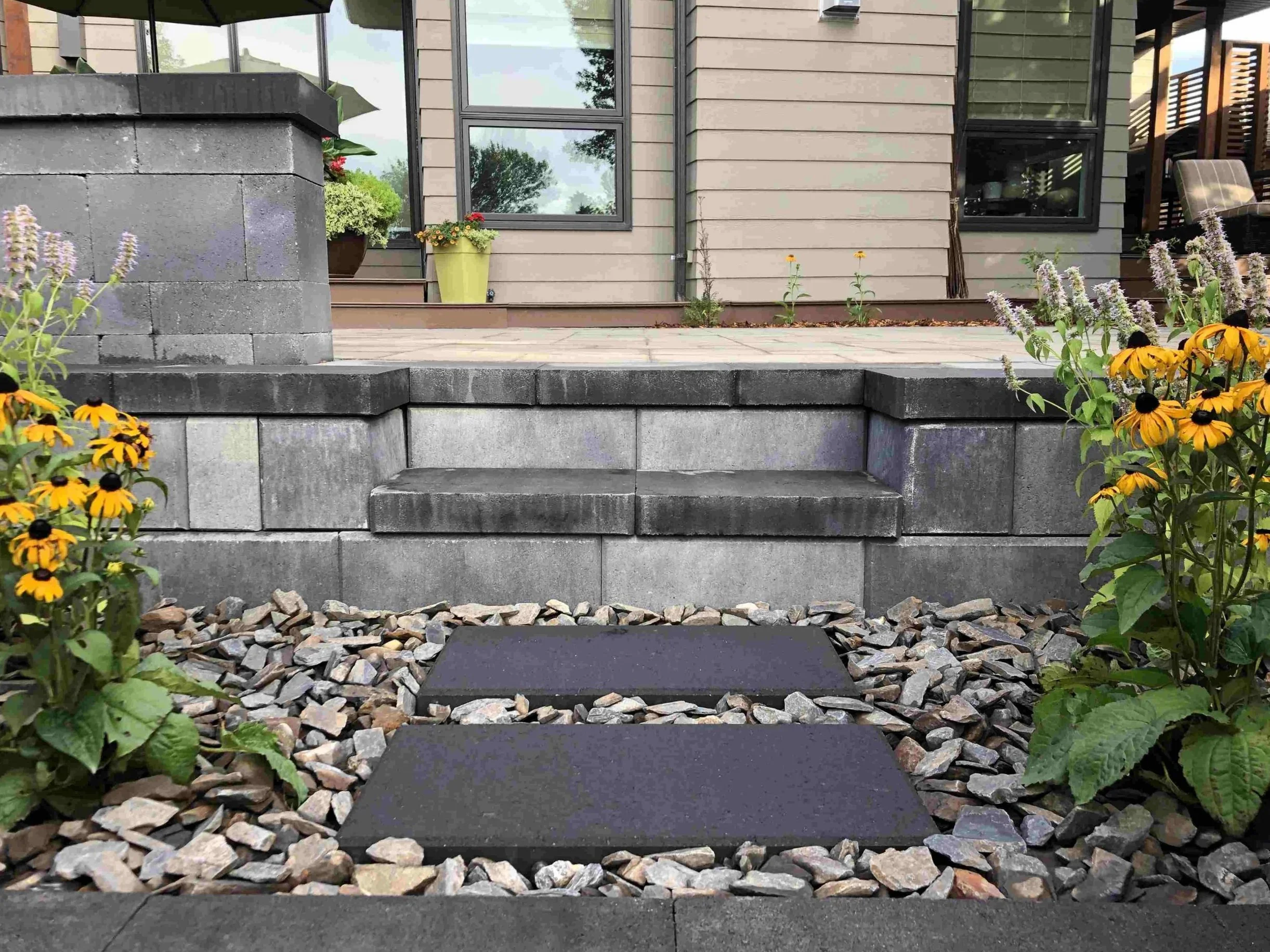 How to build steps with retaining wall blocks
