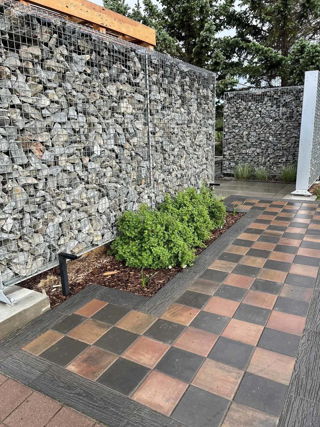 Build gabions to in any dimension to create privacy, weather protection, furniture, storage and more
