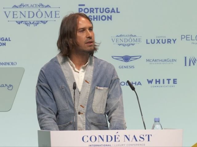 Fellow Wanderer, and Founder of the sustainable fashion platform @NotJustaLabel, Stefan @the.Siegel delivers a call to action for the luxury industry to reform itself at the 2018 @CNIluxury Conference hosted by @SuzyMenkesVogue. #cnilux #fashionrevol