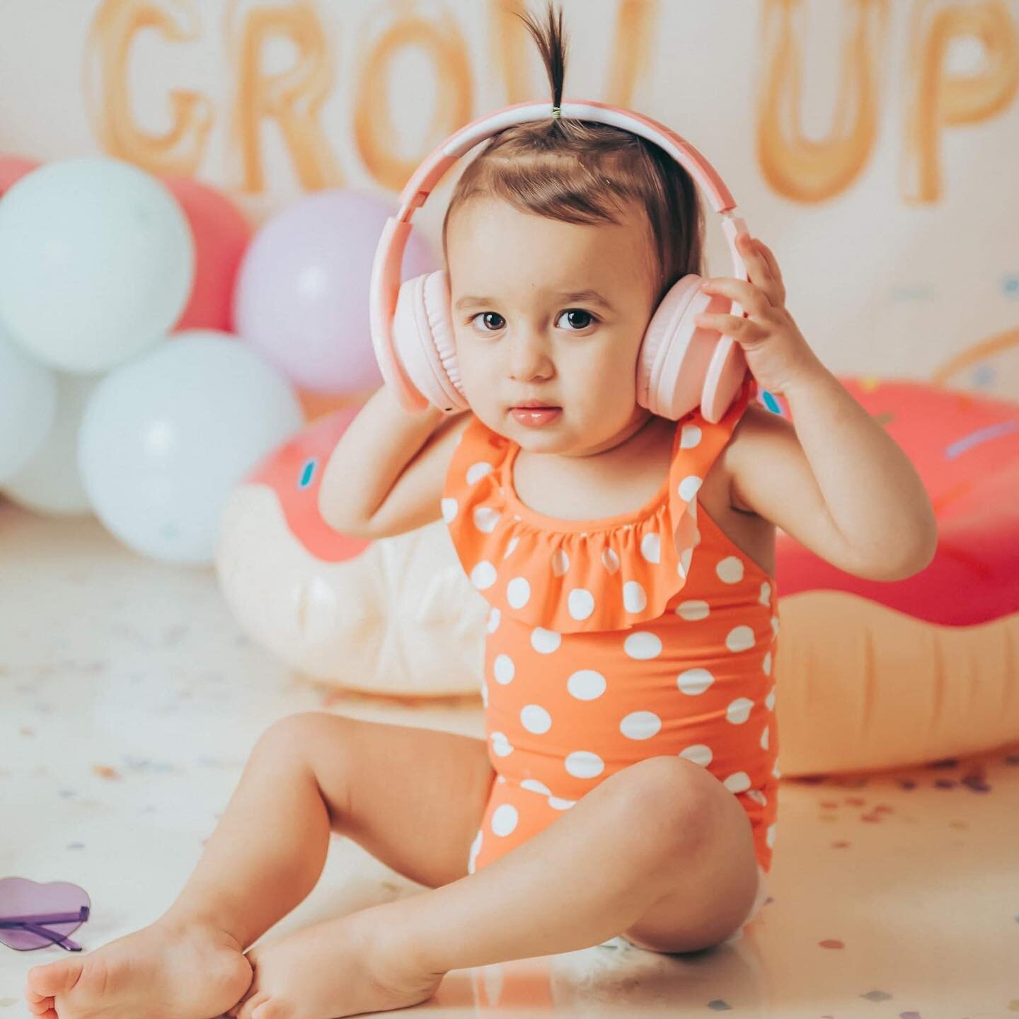 Felicidades princesa. Eres de las cositas m&aacute;s dulces que hay  en
el mundo.
 auriculares @powerlocus.spain 

#birthday  #cumplea&ntilde;os  #cumplea&ntilde;osfeliz #birthdaypictures #fotosdecumplea&ntilde;os #cakesmash #smashthecake #colorful #