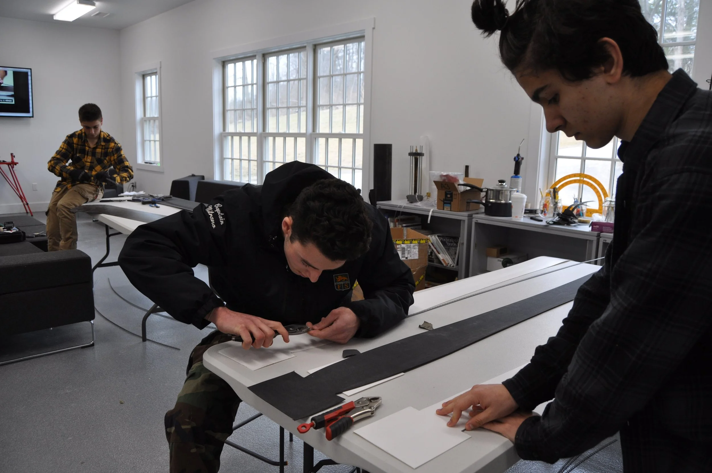 Andre bending steel edges for super gluing to base