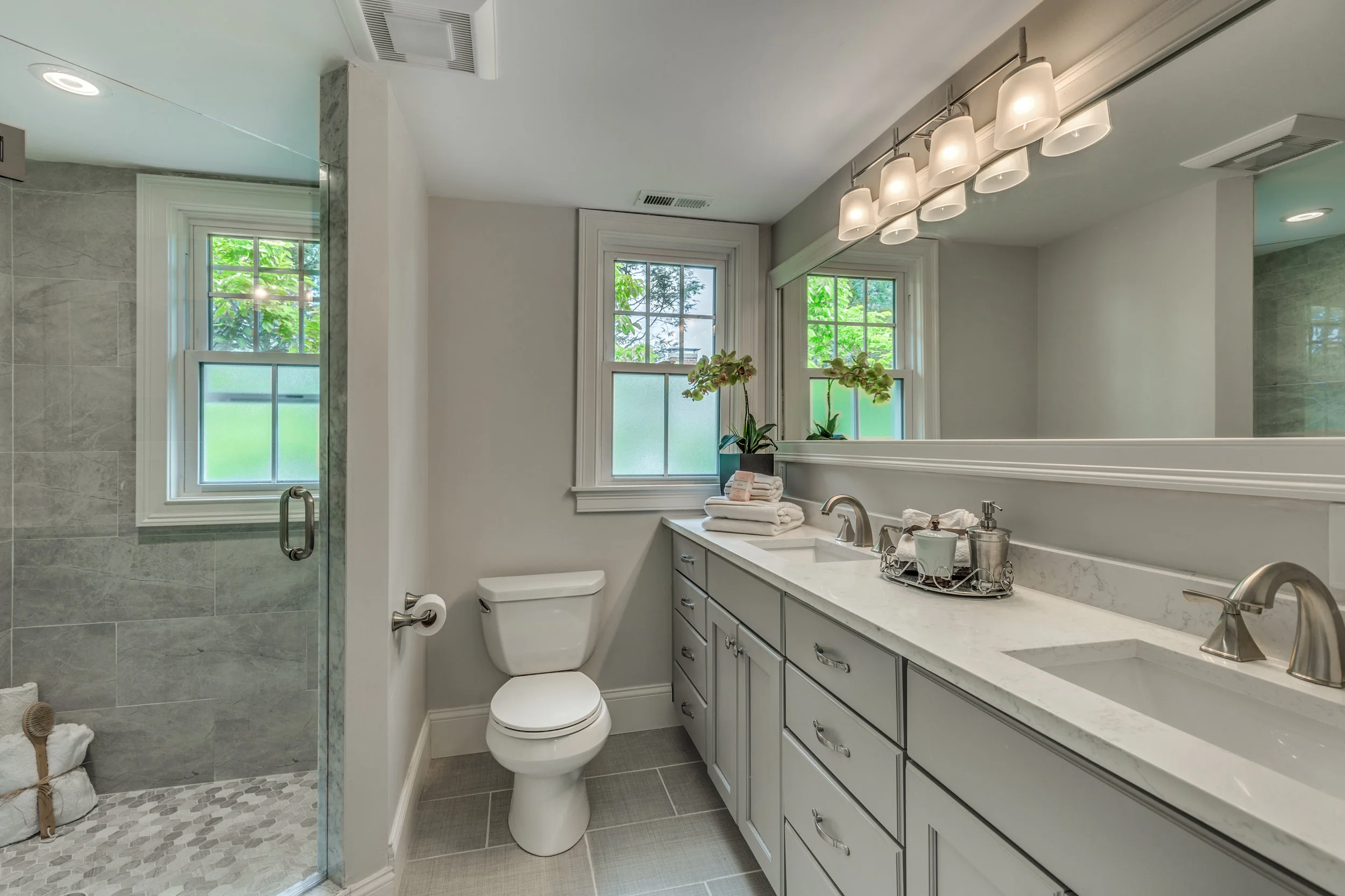 25_Bathroom-2.jpg
