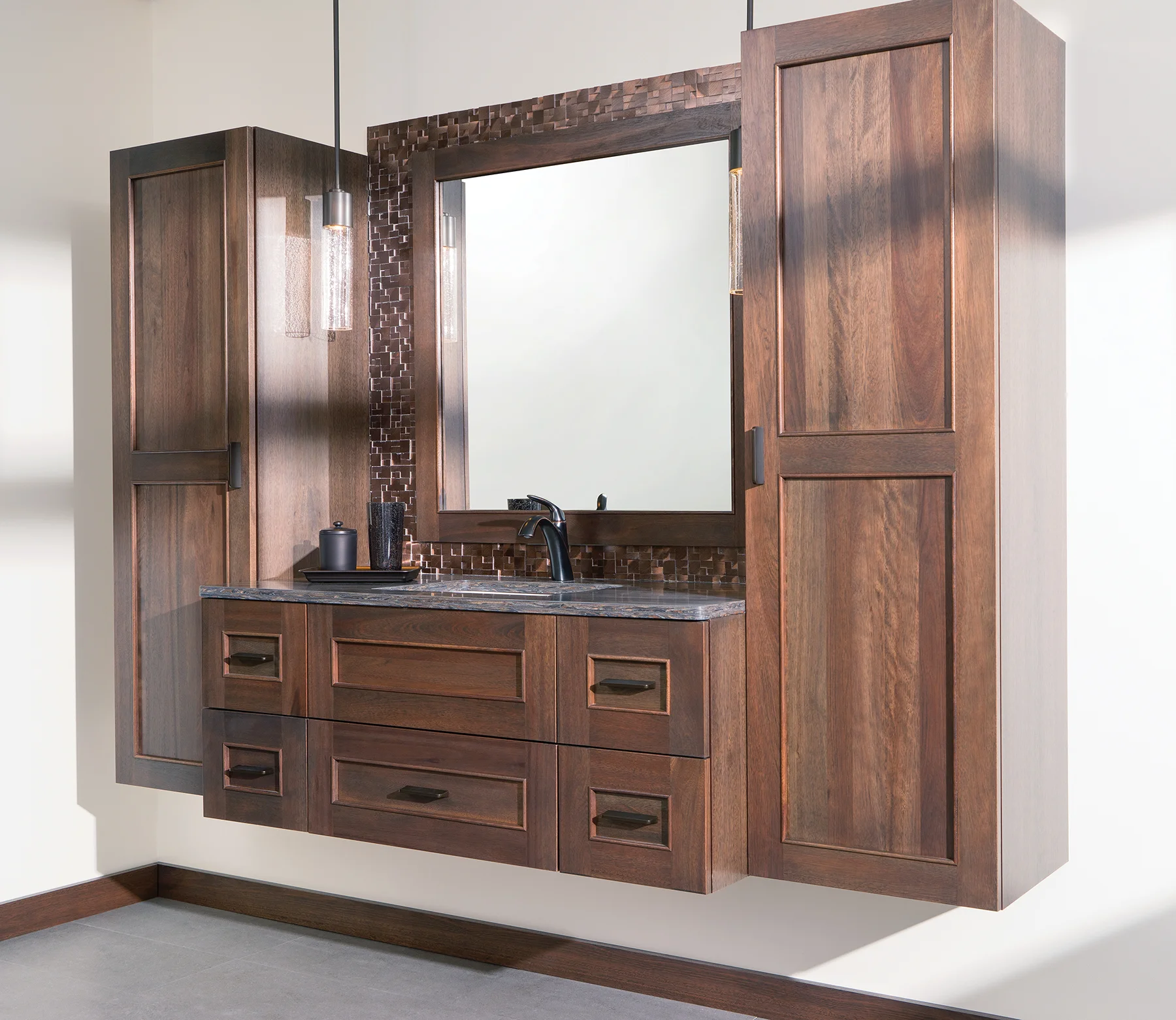 WallHungFrameless-Silverton_02.jpg