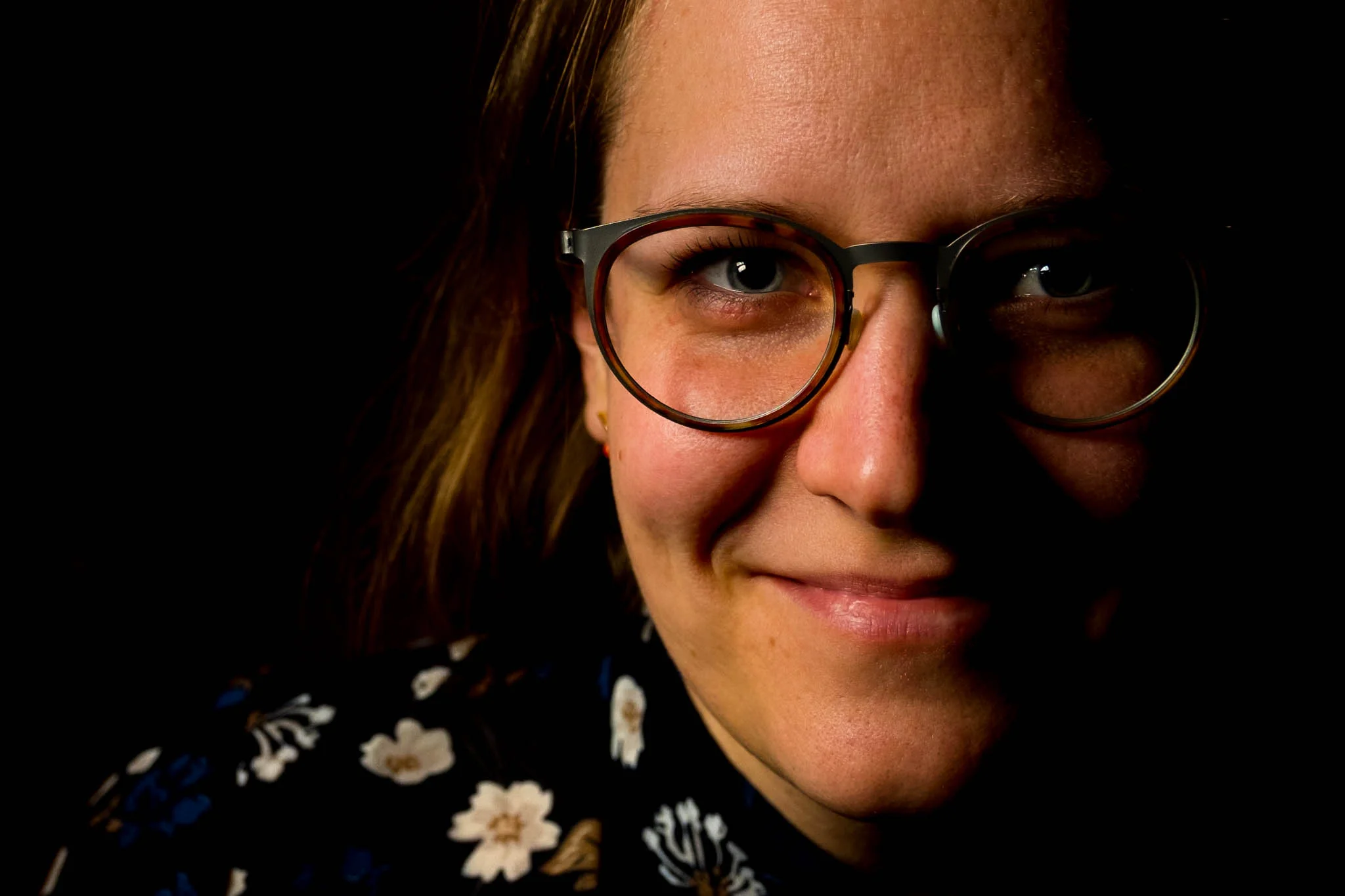 Britta_Vindberg_Mogensen_Portræt_Portrait_Roser_roses.jpg
