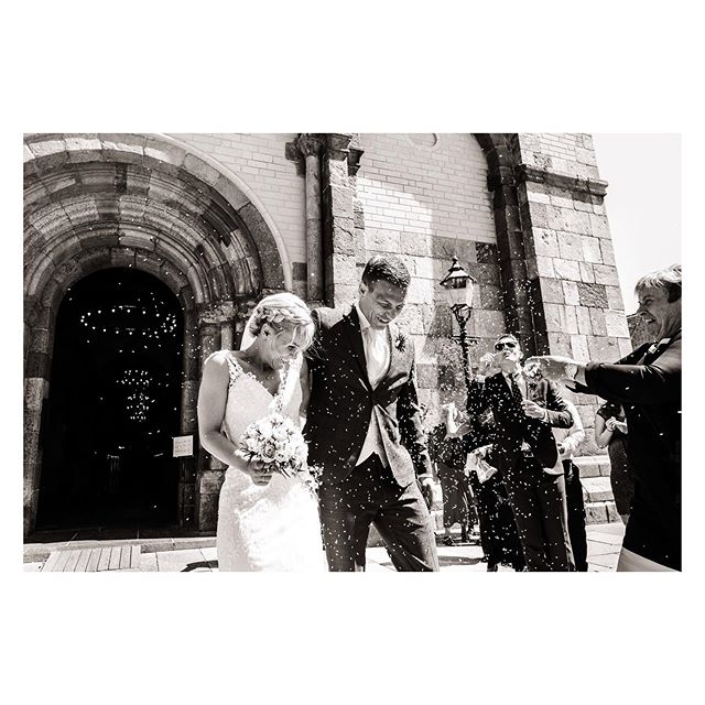 Dorte &amp; Steffen ❣️ For efterh&aring;nden et par m&aring;neder siden, p&aring; den anden side af sommerferien, var jeg s&aring; heldig at v&aelig;re med til Dorte og Steffen&rsquo;s fantastiske bryllup.

Ceremonien fandt sted i de historiske ramme