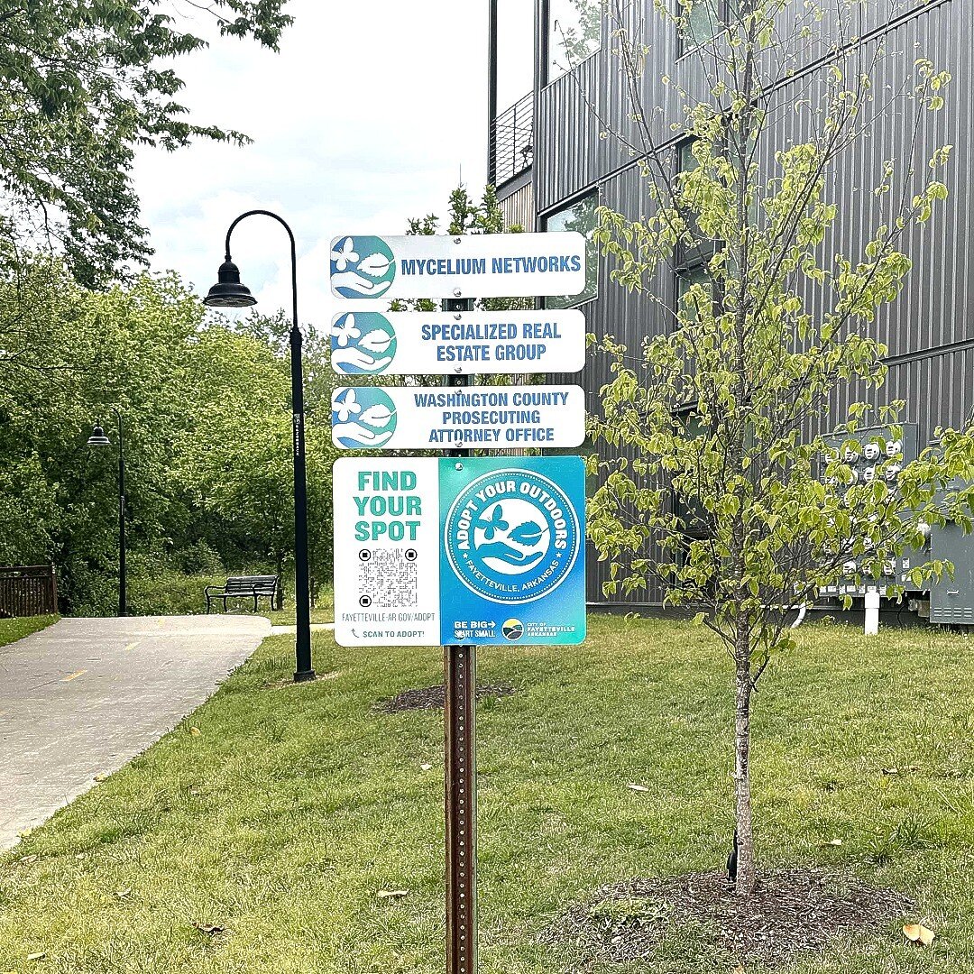 Check out our new signs for @fyvgov !  Projects for a good cause are the best kind. Our aim here was a friendly, memorable icon and seal representing more than picking up trash. The idea is that we all own the outdoors. Because we do. 

#findyourspot