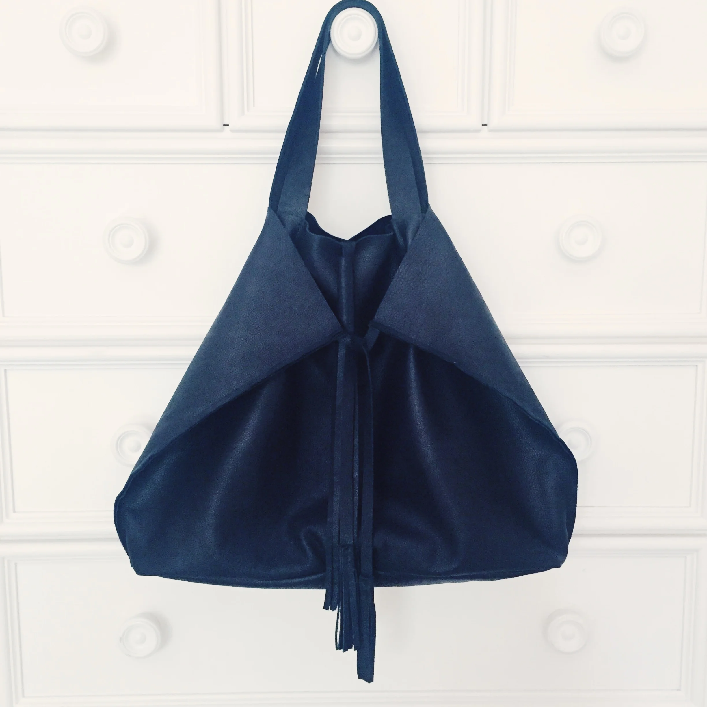 Black Cowhide, nylon |&nbsp;hand-stitched&nbsp;