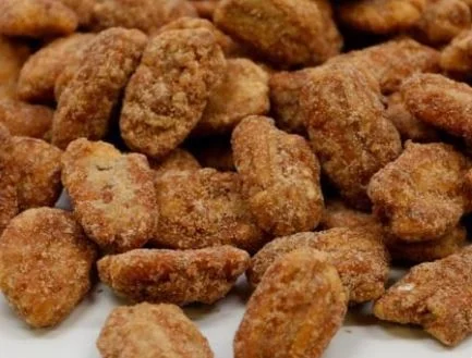  PECANS: TARTS, MUFFINS, PRALINES AND CAKE