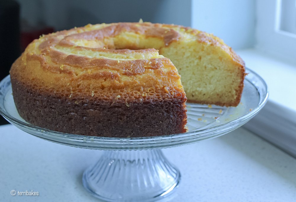 HELLO 2021! I KNEW YOU WERE COMING SO I MADE YOU A SATSUMA CAKE