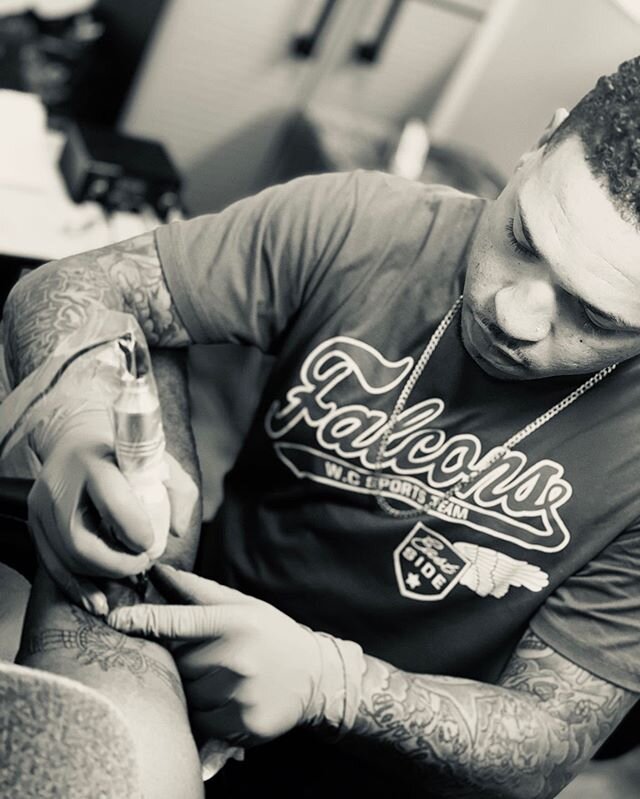 I wish this #quarantine / #coronavirus shit would hurry up and pass 😩. This not tattooing is driving me #NUTS . I do it for the love of it , being paid is just a bonus !!! &bull;
 @skard4lyfeink  #Skard4LyfeInk &bull;&bull;&bull;&bull; S T A Y &bull